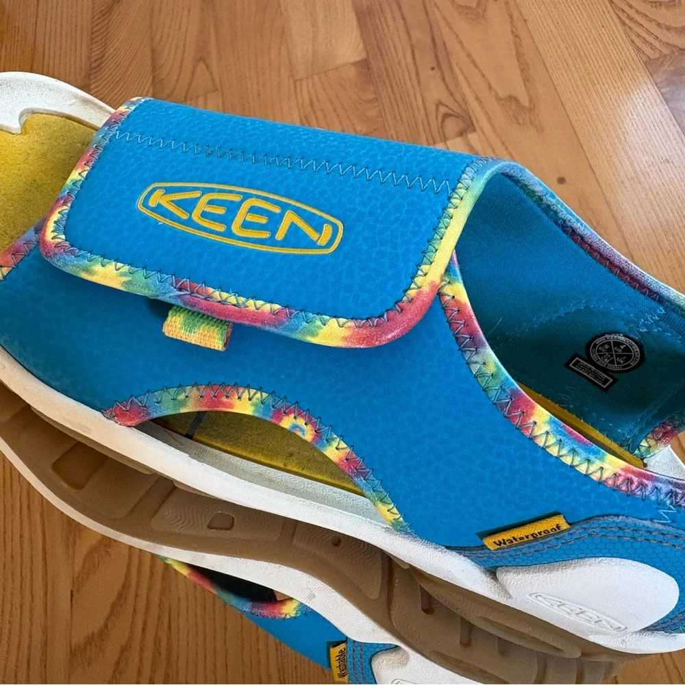 Keen Knotch Creek Sandals Big Kids youth boys size 4 girls Blue rainbow Shoes